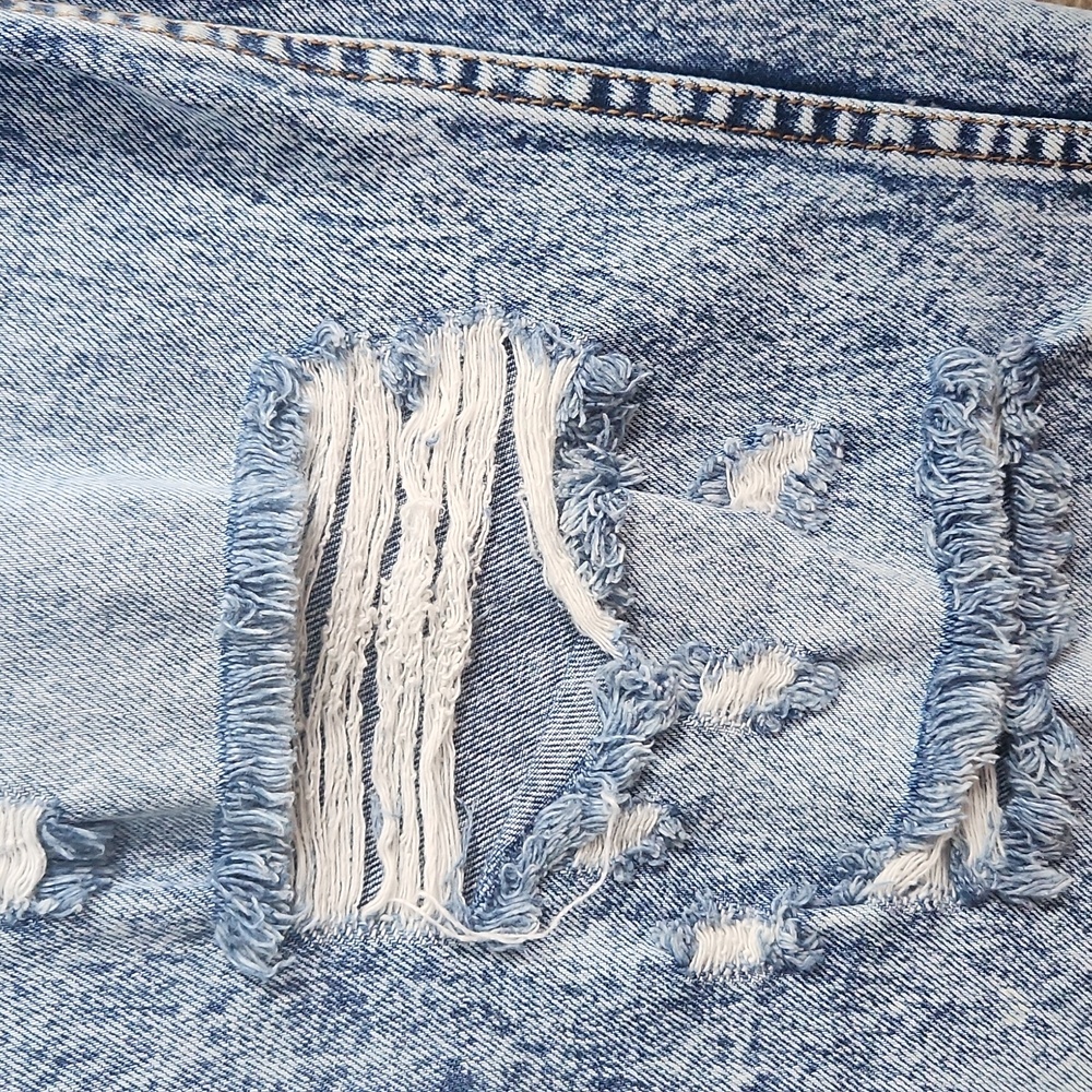 Vibrant Jeans | Distressed High Rise Mom Jeans - Picture 3 of 6